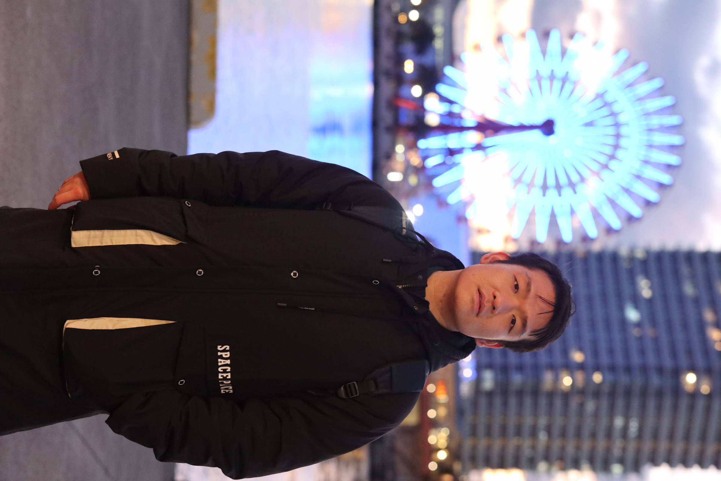 张旭东